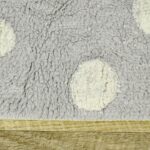 Motif à pois blancs du tapis enfant gris